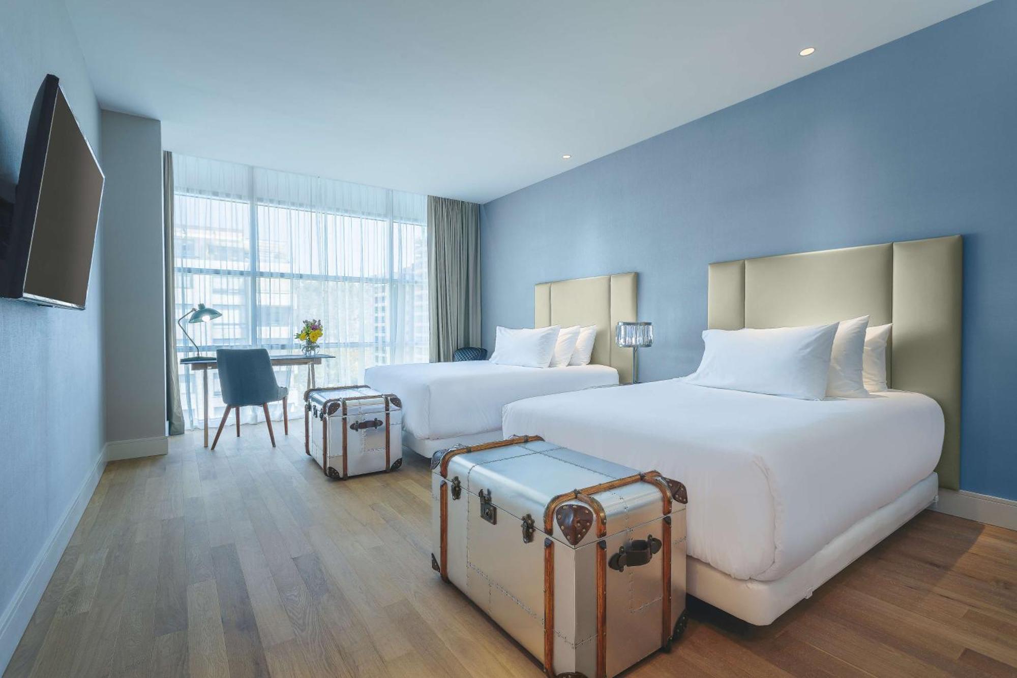 Nh Collection Casacostanera Hotel 4*