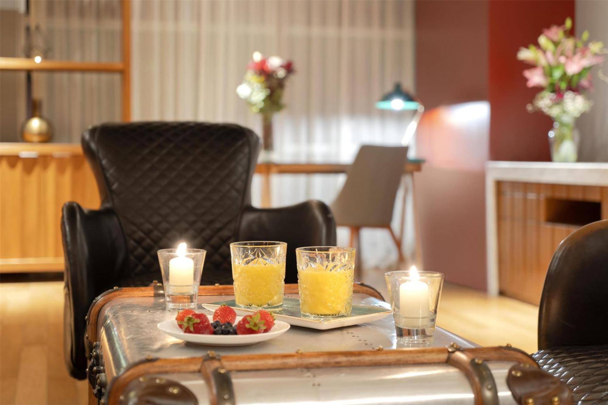 Hotel Nh Collection Casacostanera 4*